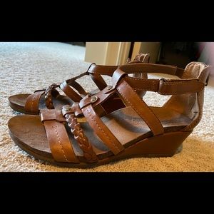 Earth Gladiator Ultra comfort Sandal 9 M